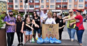 Akcja #PODNIEŚFAJKĘ w Lęborku - Siema, tu Ziemia