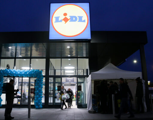 Lidl wrócił do Lęborka. Na otwarciu degustacje, pokazy gotowania i liczne promocje Lidl w Lęborku ponownie otwarty