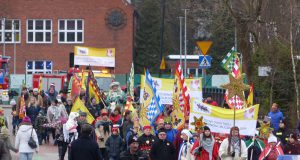 Pod hasłem „CUDA, CUDA OGŁASZAJĄ”  ulicami Lubowidza, Mostów i Lęborka przejdzie jutro Orszak Trzech