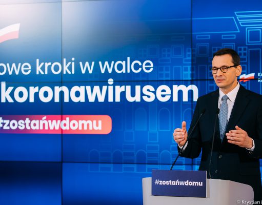 Rząd wprowadza nowe zasady w związku z epidemią koronawirusa Prezes Rady Ministrów Mateusz Morawiecki // fot. Krystian Maj KPRM