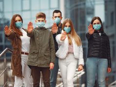 Powszechne noszenie masek może spowolnić rozwój epidemii – informuje WHO Powszechne noszenie masek może spowolnić rozwój epidemii - informuje WHO