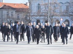 W piątek już niemal 6 tys. wykrytych infekcji COVID19 w Polsce. Politycy gromadzą się, bo mogą. Maski drożeją o 700% Obchody rocznicy katastrofy smoleńskiej 10.04.2020