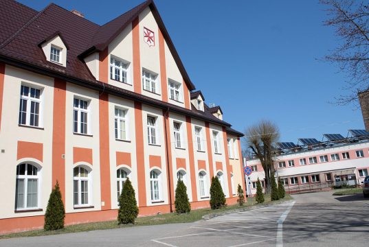 Lęborski szpital potrzebuje kombinezonów do ćwiczeń! Krawcowa poszukiwana Samodzielny Publiczny Specjalistyczny Zakład Opieki Zdrowotnej w Lęborku