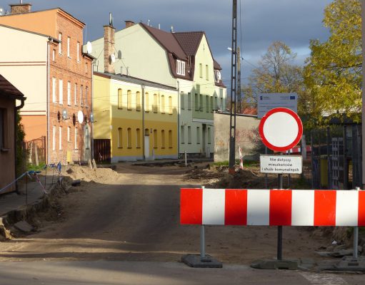 Spychacze i koparki wjechały na ulicę Malczewskiego w Lęborku
