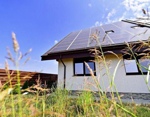 Sezon na fotowoltaikę. Nie daj się oszukać podejrzanym instalatorom