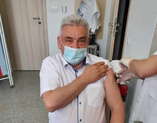 Wójt apeluje do mieszkańców i sam szczepi się przeciwko COVID-19