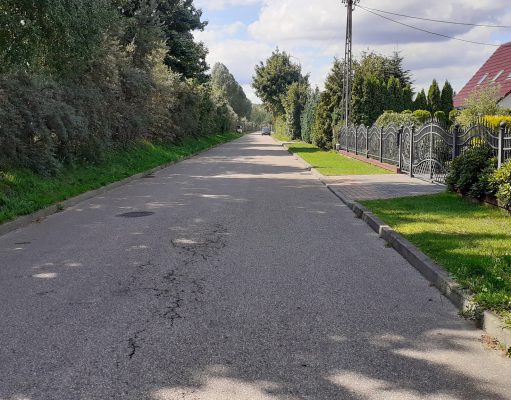 Bezpieczniejszy ruch drogowy na Osiedlu Roszarniczym? Radny Krzysztof Siwka ma pomysł