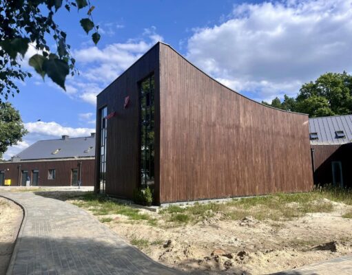 Piknik darczyńców w Pogorzelicach: ostatnia szansa na zwiedzanie hospicjum przed zakończeniem budowy