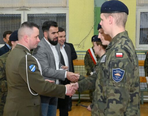 Mianowania na kadetów i wyróżnienia w Powiatowym Centrum Edukacyjnym w Lęborku
