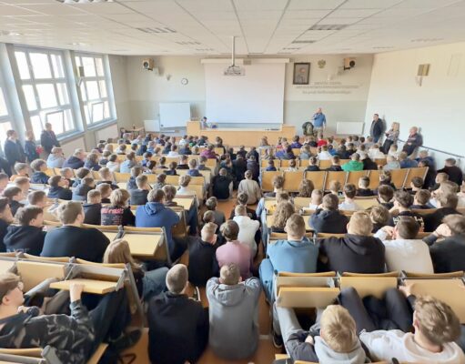 „Niewidomy – nie widzę problemu”: Niezwykłe warsztaty w ZSMI w Lęborku