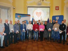 Uhonorowani za dar życia: Krwiodawcy odznaczeni w Starostwie Powiatowym w Lęborku