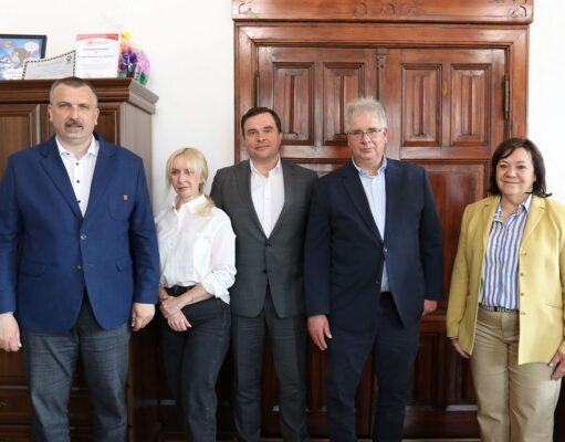 Miłośnik dawnej historii Lęborka odwiedza ratusz