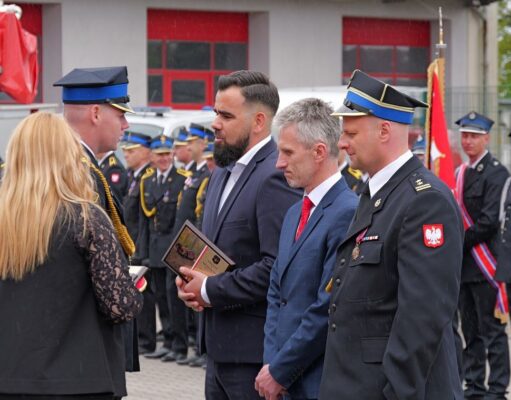 Lęborscy strażacy uhonorowani: Dzień Strażaka z medalami i nowym sprzętem