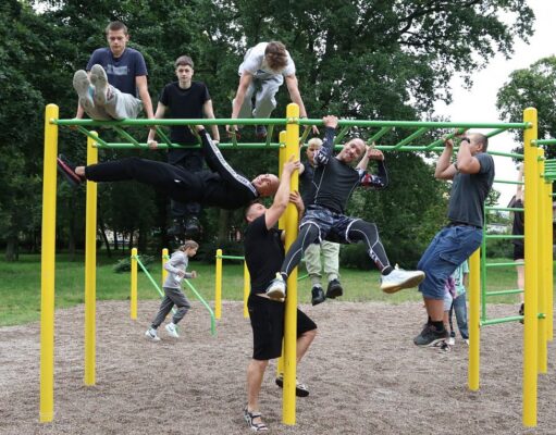 Aktywne lato w Lęborku: CSiR zaprasza na bezpłatne zajęcia z kalisteniki