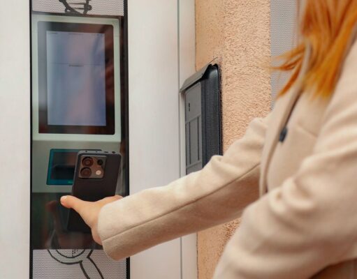 Cyfrowa rewolucja w lęborskiej „Trójce”. Nowy system ułatwi odbiór dzieci ze świetlicy