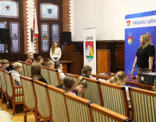 Uczniowie „Jedynki” z wizytą w ratuszu. Lekcja samorządności w praktyce