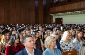 Pożegnanie ze szkołą - 169 maturzystów II LO rusza w dorosłość