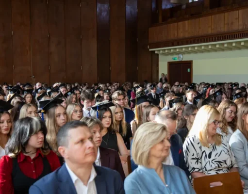 Zakończenie roku szkolnego w II LO: 169 maturzystów rusza w dorosłość Pożegnanie ze szkołą - 169 maturzystów II LO rusza w dorosłość