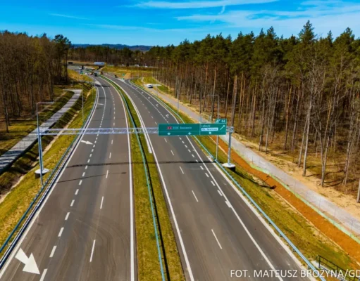 S6 Lębork – Trójmiasto: Otwarto 22 km nowej drogi ekspresowej S6 zmienia Pomorze - 22 kilometry lęborskiego odcinka trasy otwarte dla kierowców