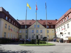 Biało-czerwona nad Lęborkiem – uroczyste obchody Dnia Flagi RP Biało-czerwona nad Lęborkiem. Uroczyste obchody Dnia Flagi RP