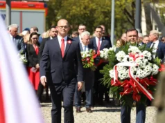 Lębork świętuje 235. rocznicę Konstytucji 3 Maja Lębork na biało-czerwono – uroczyste obchody rocznicy uchwalenia Konstytucji 3 Maja
