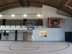 Hala sportowa SP1 z profesjonalną tablicą wyników