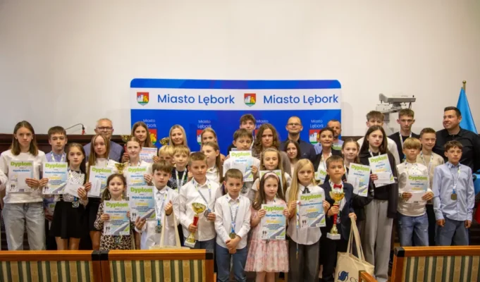 Jubileuszowe Grand Prix Lęborka: Wręczono nagrody najlepszym biegaczom Biegowe emocje do samego końca - nagrody dla najlepszych w jubileuszowym Grand Prix Lęborka