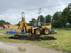 Plac zabaw przy Komuny Paryskiej przechodzi modernizację Plac zabaw przy Komuny Paryskiej stanie się jeszcze bardziej atrakcyjny