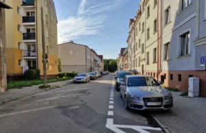Nowa organizacja ruchu na ulicy Pileckiego w Lęborku Ruch jednokierunkowy i parkowanie po obu stronach ul. rtm. Pileckiego