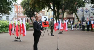 Lębork uczcił 82. rocznicę wybuchu Powstania Warszawskiego Lębork uczcił 82. rocznicę wybuchu Powstania Warszawskiego