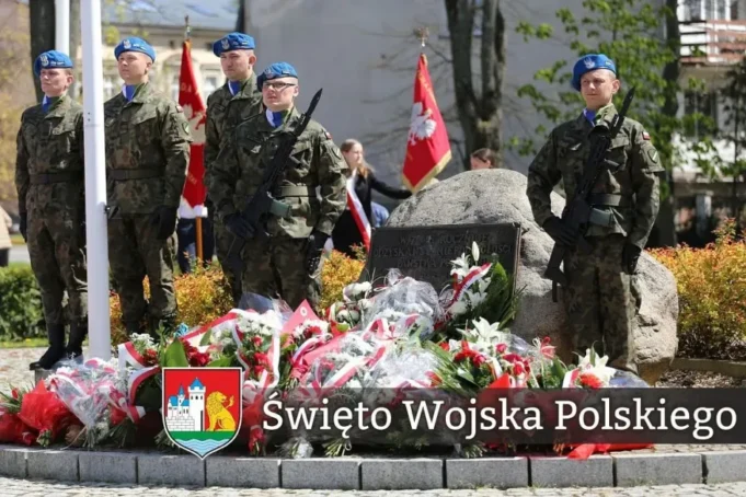 Obchody Święta Wojska Polskiego w Lęborku.jpg Obchody Święta Wojska Polskiego w Lęborku