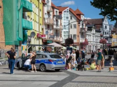 Książki, zabawa i spotkanie z policjantami na Letniej Czytelni Książki, zabawa i spotkanie z policjantami na Letniej Czytelni