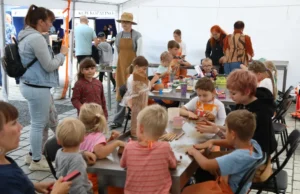 Pożegnanie Lata i Piknik Ceramiczny w Lęborku. Sprawdź program wieczornych atrakcji Ceramiczny Lębork za nami. Pożegnanie Lata trwa – przed nami popołudnie i wieczór pełne atrakcji!
