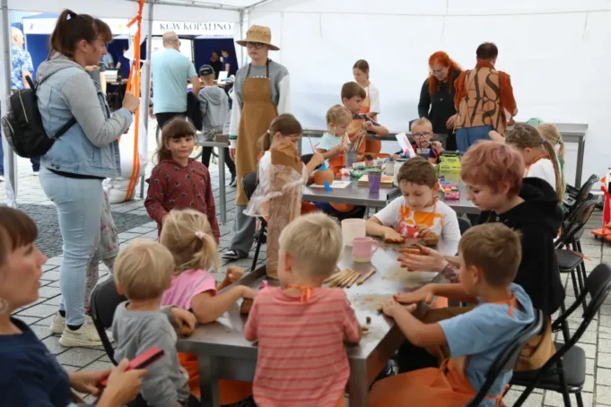 Ceramiczny Lębork za nami. Pożegnanie Lata trwa – przed nami popołudnie i wieczór pełne atrakcji!