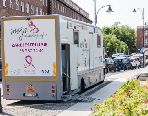 Bezpłatna mammografia na Placu Pokoju. Mammobus przyjedzie do Lęborka Mammobus w Lęborku – zgłoś się na badania