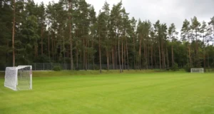 Nowe boisko z naturalną trawą na Stadionie Miejskim w Lęborku Nowe boisko z naturalną trawą na Stadionie Miejskim