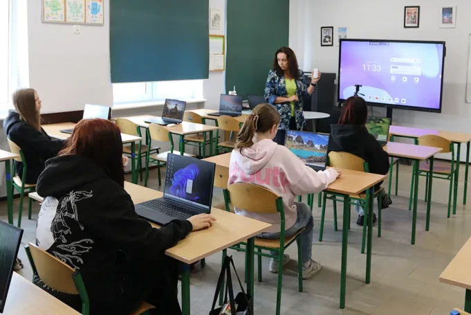 Sztuczna inteligencja w szkolnej ławce. SP nr 7 ma własne Laboratorium AI