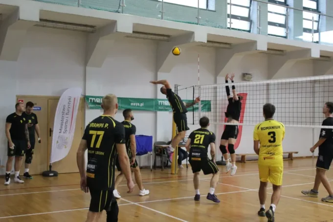 Inauguracja 19. sezonu Amatorskiej Ligi Siatkówki w Lęborku.jpg Inauguracja 19. sezonu Amatorskiej Ligi Siatkówki w Lęborku