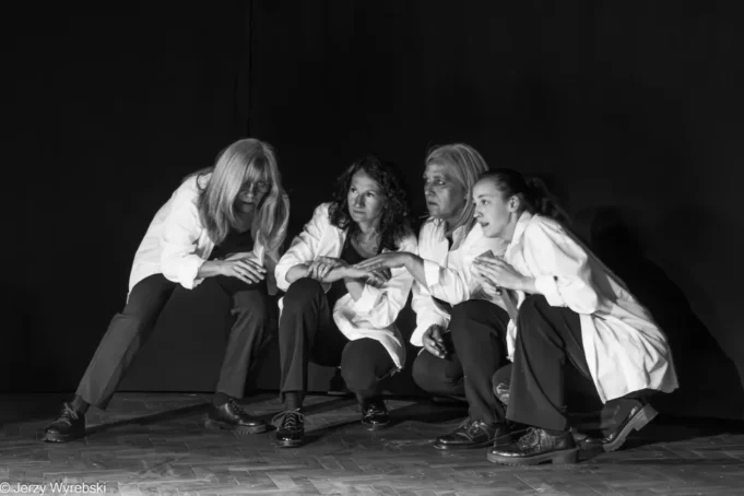 Zapraszamy na spektakl teatralny “Pod skórą” we „Fregacie”