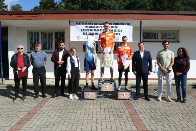 Wejherowo najlepsze w XI Wojewódzkich Biegach Przełajowych w Lęborku.jpg Wejherowo najlepsze w XI Wojewódzkich Biegach Przełajowych w Lęborku