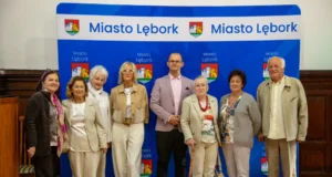 Absolwenci Liceum Pedagogicznego z rocznika 1965 odwiedzili lęborski ratusz Absolwenci Liceum Pedagogicznego rocznika 1965 odwiedzili lęborski ratusz