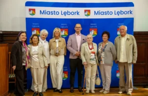 Absolwenci Liceum Pedagogicznego z rocznika 1965 odwiedzili lęborski ratusz Absolwenci Liceum Pedagogicznego rocznika 1965 odwiedzili lęborski ratusz
