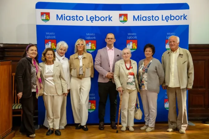 Absolwenci Liceum Pedagogicznego rocznika 1965 odwiedzili lęborski ratusz.jpg Absolwenci Liceum Pedagogicznego rocznika 1965 odwiedzili lęborski ratusz