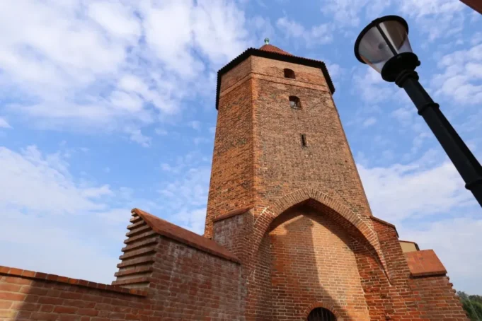 Baszta Bluszczowa ponownie własnością Miasta Lębork!.jpg Baszta Bluszczowa ponownie własnością Miasta Lębork!