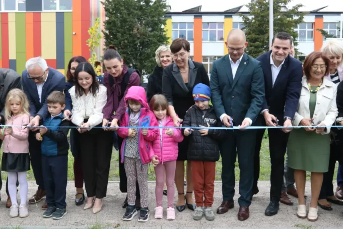 Inwestycja w dzieci i przyszłość Lęborka. Pierwszy miejski żłobek oficjalnie otwarty!.jpg Inwestycja w dzieci i przyszłość Lęborka. Pierwszy miejski żłobek oficjalnie otwarty!