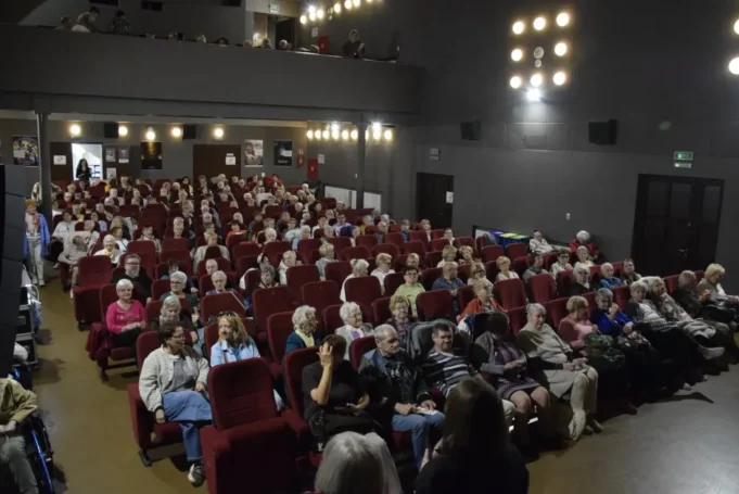 Seniorzy świętują. Kolejne wydarzenia już w październiku.jpg Seniorzy świętują. Kolejne wydarzenia już w październiku