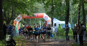 Rywalizowali na 5 kilometrów w I Biegu pod Wieżą w Lęborku