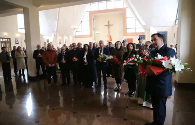 Lębork pamięta o żołnierzach-górnikach. Uroczystości w 77. rocznicę powstania batalionów pracy.jpg Lębork pamięta o żołnierzach-górnikach. Uroczystości w 77. rocznicę powstania batalionów pracy