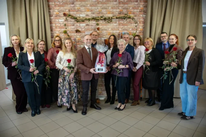 Dzień Terapeuty Zajęciowego. Podziękowania dla pracowników „Lwiątka”.jpg Dzień Terapeuty Zajęciowego. Podziękowania dla pracowników „Lwiątka”
