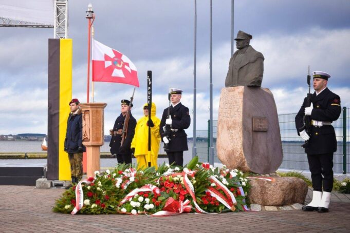 Sejmik chce ustanowienia 10 lutego Narodowym Dniem Zaślubin Polski z Morzem